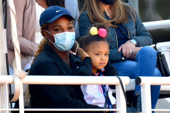 Serena Williams et sa fille Olympia (3 ans) assistent au premier match de l'Ultimate Tennis Showdown (UTS) 4 au technopole Sophia Antipolis à Biot. © Bruno Bébert/Bestimage
