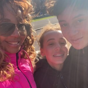 Cathy, Angie et Elvis Guetta sur Instagram.