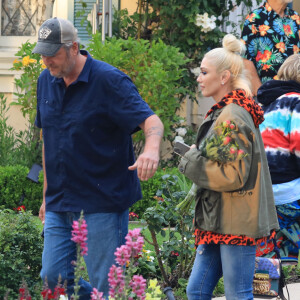 Exclusif - Gwen Stefani et son fiancé Blake Shelton passent la fête des mères chez les parents de Gwen à Los Angeles, le 9 mai 2021.