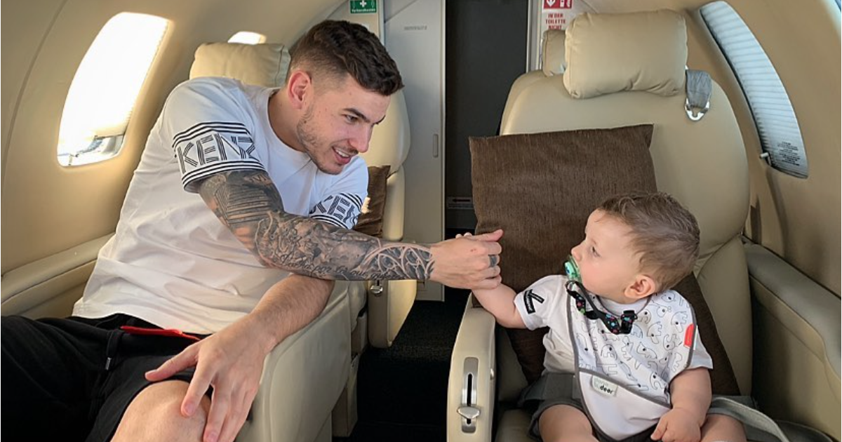 Lucas Hernandez et son fils Martín. Août 2019. - Purepeople