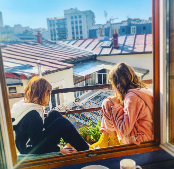 Julia Livage et ses deux filles, nées en 2010 et en 2012 - Instagram
