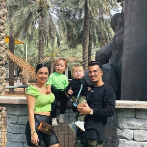 Jazz, star de la "JLC Family", est mariée à Laurent Correia et le couple a ensemble deux enfants : Chelsea et Cayden.
