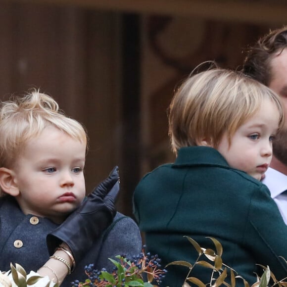 Pierre Casiraghi avec sa femme Beatrice Borromeo et leurs enfants Stefano et Francesco - La famille princière de Monaco dans la cour du palais lors de la fête Nationale monégasque à Monaco le 19 novembre 2019. © Olivier Huitel/Pool Monaco/Bestimage