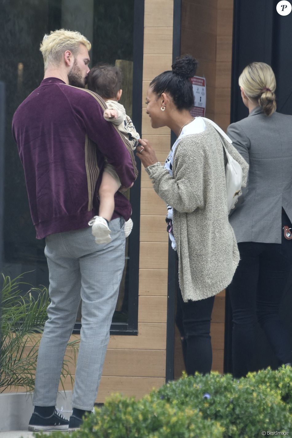 Matt Pokora, sa femme Christina Milian et leur fils Isaiah visitent des ...