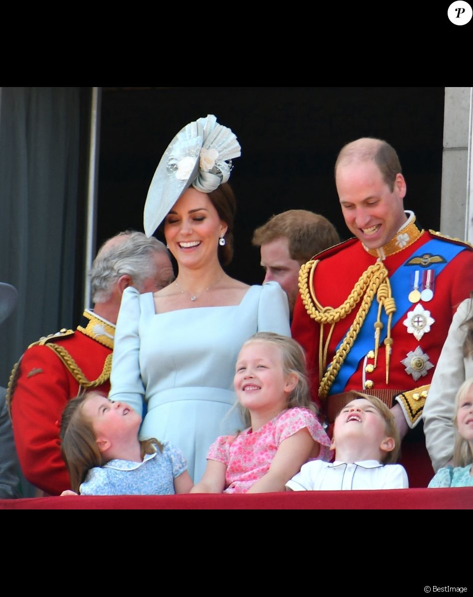 Catherine (Kate) Middleton, duchesse de Cambridge, le prince William, duc de Cambridge, le prince George de Cambridge, la princesse Charlotte de Cambridge, Savannah Phillips - Les membres de la famille royale britannique lors du rassemblement militaire "Trooping the Colour" (le "salut aux couleurs"), célébrant l'anniversaire officiel du souverain britannique. Cette parade a lieu à Horse Guards Parade, chaque année au cours du deuxième samedi du mois de juin. Londres, le 9 juin 2018.