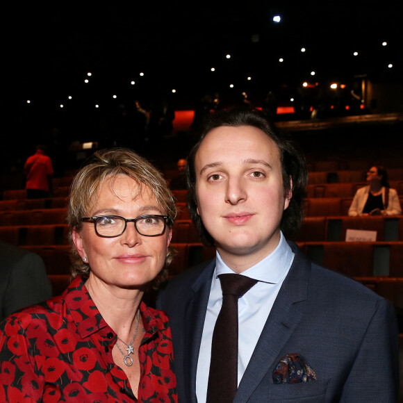 Claude Chirac et son fils Martin Rey-Chirac - 5ème édition de la cérémonie de remise des prix de la fondation Chirac au musée du Quai Branly - Jacques Chirac à Paris le 18 Décembre 2018. Le Prix Culture pour la paix, mis en place par la fondation Chirac et la Fondation Culture & Diversité, a été décerné à l'atelier des artistes en exil en France, pour son action en faveur de l'accueil et l'insertion des artistes réfugiés en France. D. Dissanayake a reçu le Prix Chirac pour la prévention des conflits. © Dominique Jacovides / Bestimage