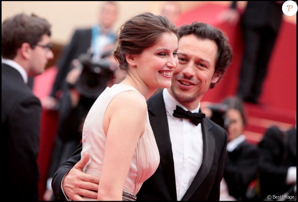 Latitia Casta, Stefano Accorsi - Montée des marches du film "La Conquête" - 64e Festival international du film de Cannes.