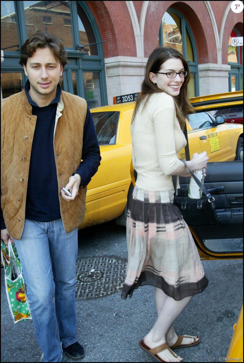 Exclusif - Raffaello Folliero et Anne Hathaway à New York.