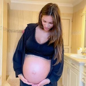 Julia Paredes enceinte de son deuxième enfant