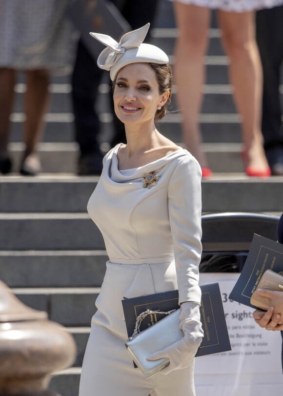 Angelina Jolie à la sortie de la messe en l'honneur du 200ème anniversaire de l'Ordre de Saint-Michel et Saint-Georges à la cathédrale Saint Paul de Londres le 28 juin 2018. Angelina Jolie est dame-commandeur dans l'ordre de Saint-Michel et Saint-Georges pour son action en tant que haut-commissaire des Nations unies pour les réfugiés.