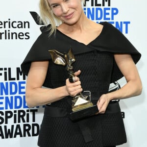 Renee Zellweger (Ensemble Dior Haute Couture) - Press room de la soirée de la 35ème édition des Film Independant Spirit Awards à Los Angeles, le 8 février 2020.