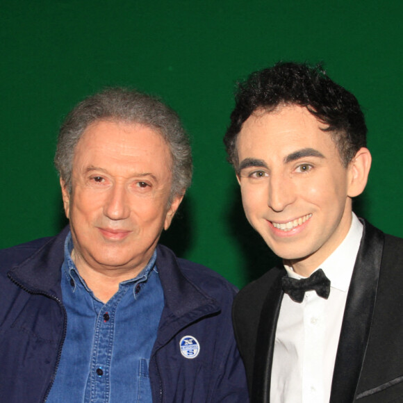 Exclusif - Michel Drucker et Jordan de Luxe - Les invités de l'émission "L'instant de Luxe" sur la chaine Non Stop People à Paris. Le 27 mai 2021. © Baldini / Bestimage