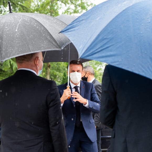 Emmanuel et Brigitte Macron vont voter pour le second tour des élections régionales et départementales au palais des Congrès au Touquet. Le 27 juin 2021. © Romain Gaillard / Pool / Bestimage