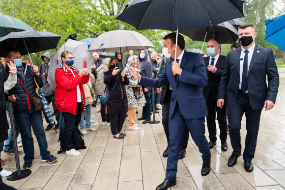 Emmanuel et Brigitte Macron vont voter pour le second tour des élections régionales et départementales au palais des Congrès au Touquet. Le 27 juin 2021. © Romain Gaillard / Pool / Bestimage