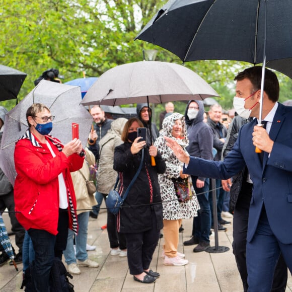 Emmanuel et Brigitte Macron vont voter pour le second tour des élections régionales et départementales au palais des Congrès au Touquet. Le 27 juin 2021. © Romain Gaillard / Pool / Bestimage