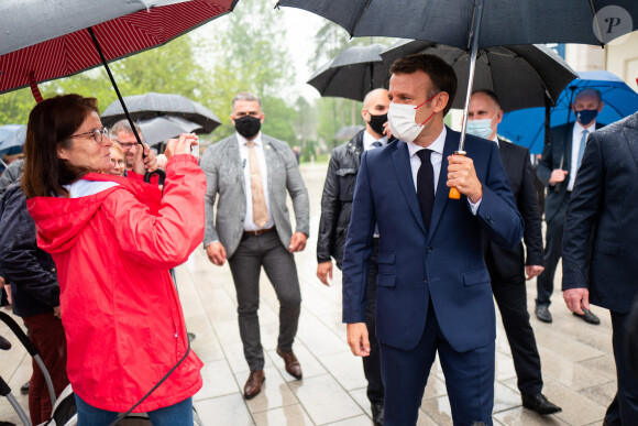 Emmanuel et Brigitte Macron vont voter pour le second tour des élections régionales et départementales au palais des Congrès au Touquet. Le 27 juin 2021. © Romain Gaillard / Pool / Bestimage