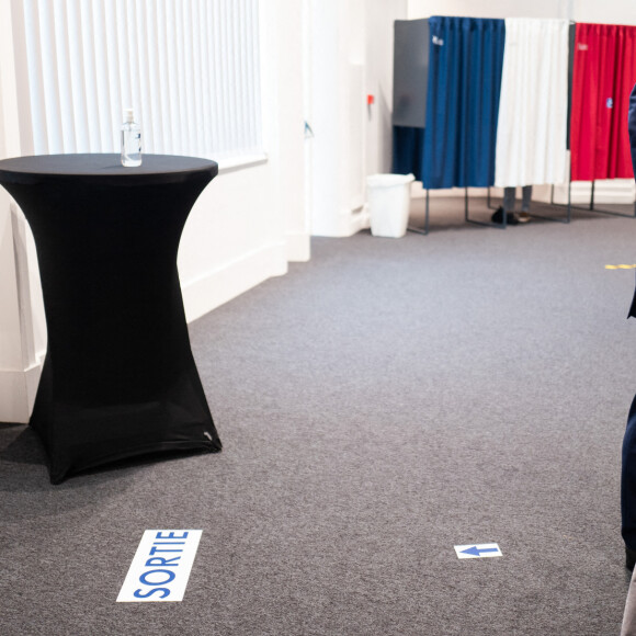 Emmanuel et Brigitte Macron vont voter pour le second tour des élections régionales et départementales au palais des Congrès au Touquet. Le 27 juin 2021. © Romain Gaillard / Pool / Bestimage