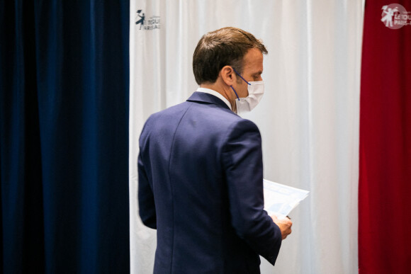 Emmanuel et Brigitte Macron vont voter pour le second tour des élections régionales et départementales au palais des Congrès au Touquet. Le 27 juin 2021. © Romain Gaillard / Pool / Bestimage