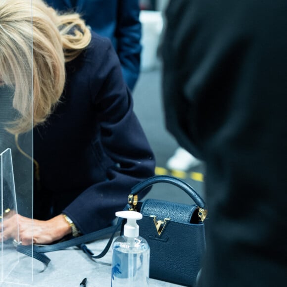 Emmanuel et Brigitte Macron vont voter pour le second tour des élections régionales et départementales au palais des Congrès au Touquet. Le 27 juin 2021. © Romain Gaillard / Pool / Bestimage