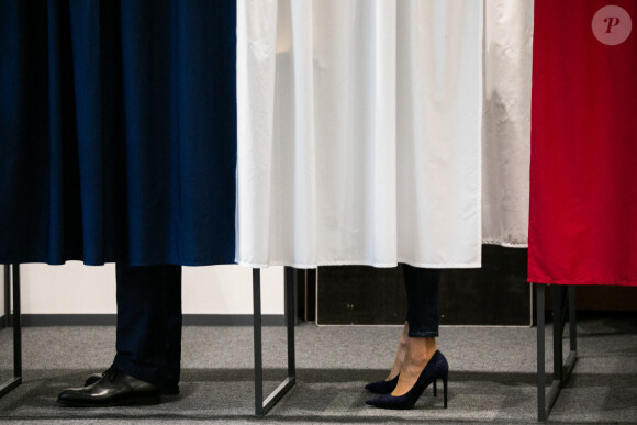 Emmanuel et Brigitte Macron vont voter pour le second tour des élections régionales et départementales au palais des Congrès au Touquet. Le 27 juin 2021. © Romain Gaillard / Pool / Bestimage