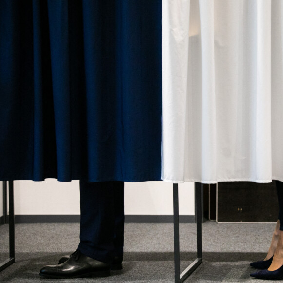 Emmanuel et Brigitte Macron vont voter pour le second tour des élections régionales et départementales au palais des Congrès au Touquet. Le 27 juin 2021. © Romain Gaillard / Pool / Bestimage