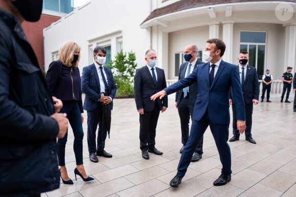 Emmanuel et Brigitte Macron vont voter pour le second tour des élections régionales et départementales au palais des Congrès au Touquet. Le 27 juin 2021. © Romain Gaillard / Pool / Bestimage