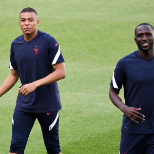 10 KYLIAN MBAPPE (FRA) - Les joueurs de l'équipe de France de football s'entrainent à Budapest pour l'Euro 2020 le 22 juin 2021. © Anthony Bibard / FEP / Panoramic / Bestimage 