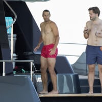 Rafael Nadal prend du bon temps à Ibiza : détente et baignade sur son luxueux yacht