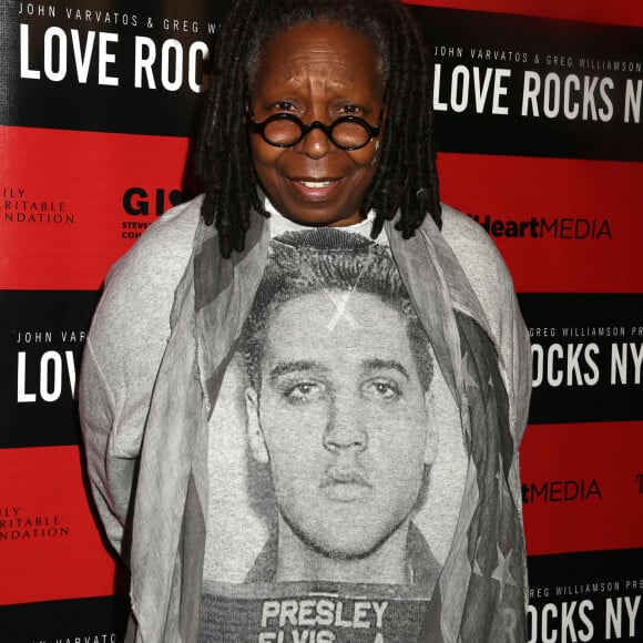 Whoopi Goldberg (Tee-shirt mug shot Elvis Presley) - People au concert caritatif "Love Rocks NYC!" au Beacon Theatre à New York. Le 15 mars 2018 © Nancy Kaszerman / Zuma Press / Bestimage