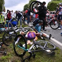 Chute au Tour de France : la responsable de l'accident interpellée et placée en garde à vue !