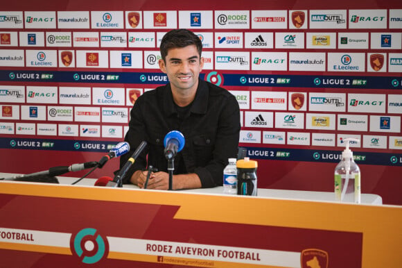Enzo Zidane, le fils de Zinédine Zidane, est présenté dans son nouveau club, le Rodez Aveyron Football Club. Rodez, le 30 juin 2021.