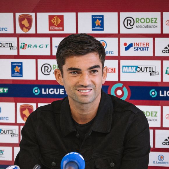 Enzo Zidane, le fils de Zinédine Zidane, est présenté dans son nouveau club, le Rodez Aveyron Football Club. Rodez, le 30 juin 2021.