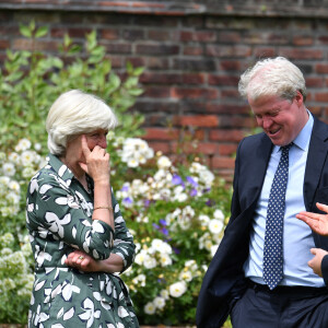 Le prince Harry avec son oncle Charles Spencer et sa tante Lady Jane Fellowes, le frère et la soeur de Diana - Inauguration de la statue de la princesse Diana dans les jardins de Kensington Palace à Londres, le 1er juillet 2021. Ce jour-là, la princesse Diana aurait fêté son 60 ème anniversaire.