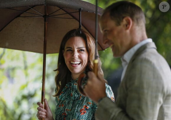 Catherine Kate Middleton,duchesse de Cambridge et Le prince William, duc de Cambridge lors d'une promenade dans les jardins du palais de Kensington pour saluer la mémoire de Lady Diana à Londres le 30 août 2017.