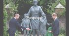 William et Harry honorent leur mère Diana : un choix de statue surprenant et émouvant