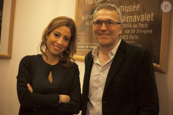 Léa Salamé (lauréate 2015) et Laurent Ruquier - Remise du Prix Philippe Caloni 2015 à la Scam (Société Civile des Auteurs Multimedias) à Paris le 24 novembre 2015. © Veeren / Bestimage