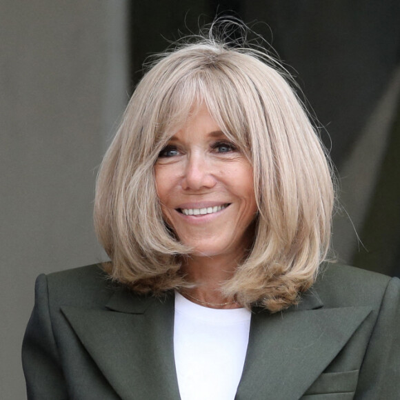 Brigitte Macron, épouse du président de la République Emmanuel Macron, a reçu Pramilla Patten, représentante spéciale de l'ONU sur la violence sexuelle dans les conflits armés, au palais de l'Élysée. Paris, le 1er juillet 2021. © Stéphane Lemouton/Bestimage