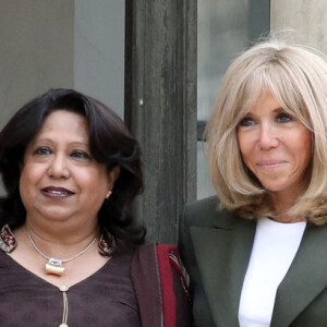 Brigitte Macron, épouse du président de la République Emmanuel Macron, raccompagne Pramilla Patten, représentante spéciale de l'ONU sur la violence sexuelle dans les conflits armés, après un entretien au palais de l'Élysée. Paris, France, le 1er juillet 2021. © Stéphane Lemouton/Bestimage