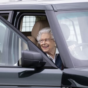 La reine Elisabeth II d'Angleterre, de retour d'Ecosse après la Holyrood Week, assiste à la course hippique "Royal Windsor Horse Show", le 2 juillet 2021 à Windsor. 