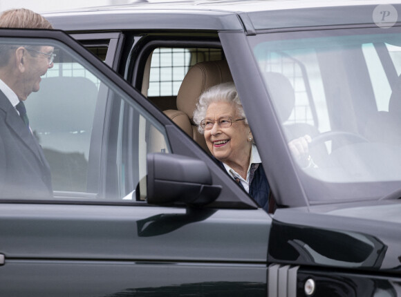 La reine Elisabeth II d'Angleterre, de retour d'Ecosse après la Holyrood Week, assiste à la course hippique "Royal Windsor Horse Show", le 2 juillet 2021 à Windsor. 