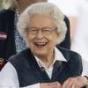 Elizabeth II souriante et reposée : elle s'offre une pause entourée de ses amis les bêtes