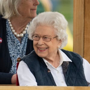 La reine Elisabeth II d'Angleterre, de retour d'Ecosse après la Holyrood Week, assiste à la course hippique "Royal Windsor Horse Show", le 2 juillet 2021 à Windsor.