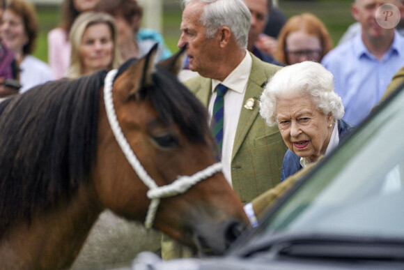 La reine Elisabeth II d'Angleterre, de retour d'Ecosse après la Holyrood Week, assiste à la course hippique "Royal Windsor Horse Show", le 2 juillet 2021 à Windsor.