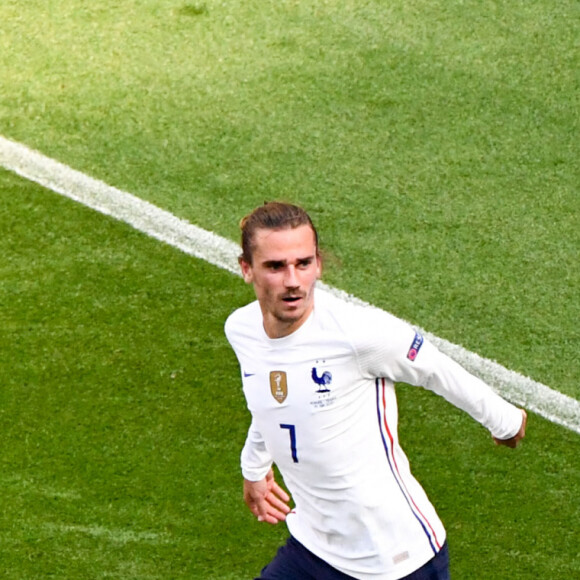 Antoine Griezmann et Ousmane Dembele lors du match de l'UEFA Euro 2020 opposant la Hongrie à la France au stade Puskas Arena à Budapest, Hongrie, le 19 juin 2021. © Anthony Bibard/FEP/Panoramic/Bestimage