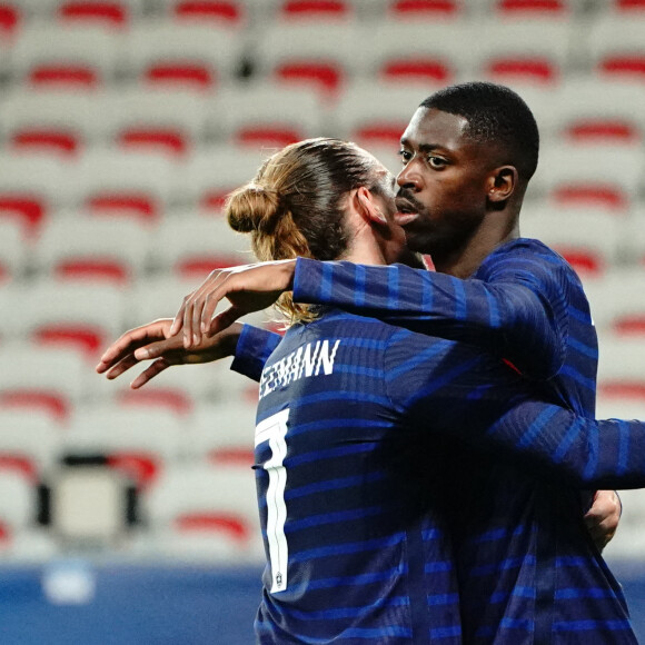 Ousmane Dembele - Antoine Griezmann lors du match amical de préparation de l'UEFA Euro 2020 "France - Pays de Galles (3-1)" au stade Allianz Riviera à Nice, le 2 juin 2021.