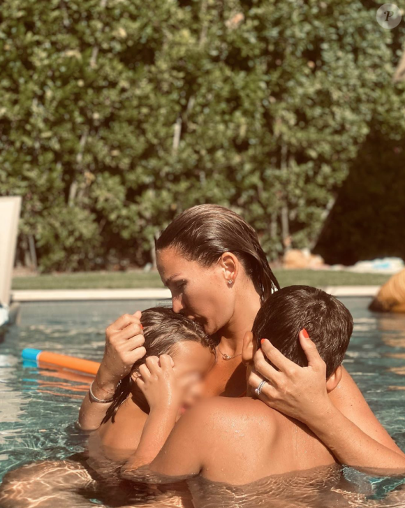 Vitaa et ses deux fils Liham et Adam en vacances à Cannes. Août 2020.