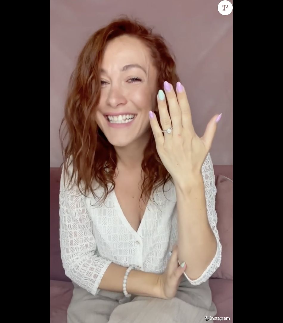 Gaëlle, ex-candidate des "Ch'tis" de W9, annonce s'être fiancée à son mystérieux compagnon.