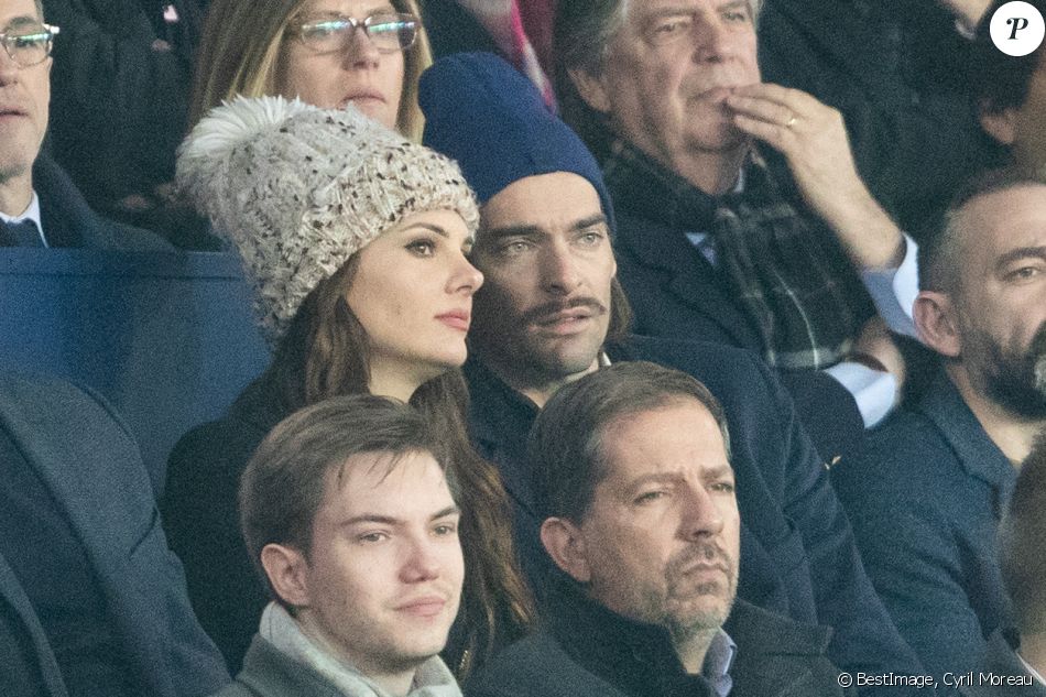 Camille Lacourt et sa compagne Alice Detollenaere - Tribunes du match de championnat de Ligue 1 Conforama opposant le Paris Saint-Germain (PSG) aux Girondins de Bordeaux au Parc des Princes à Paris. Le 23 février 2020. © Cyril Moreau/Bestimage