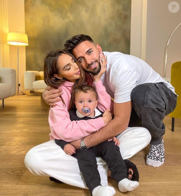 Nabilla, épouse de Thomas Vergara et maman du petit Milann.