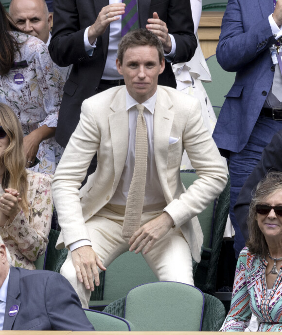 Eddie Redmayne dans les tribunes à Wimbledon, le 7 juillet 2021.
